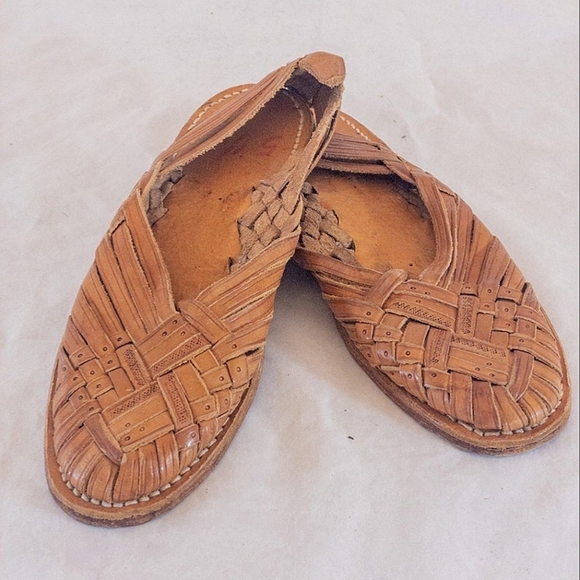 Shoes - Vintage Interwoven Brown Leather Sandals Size 6🌴